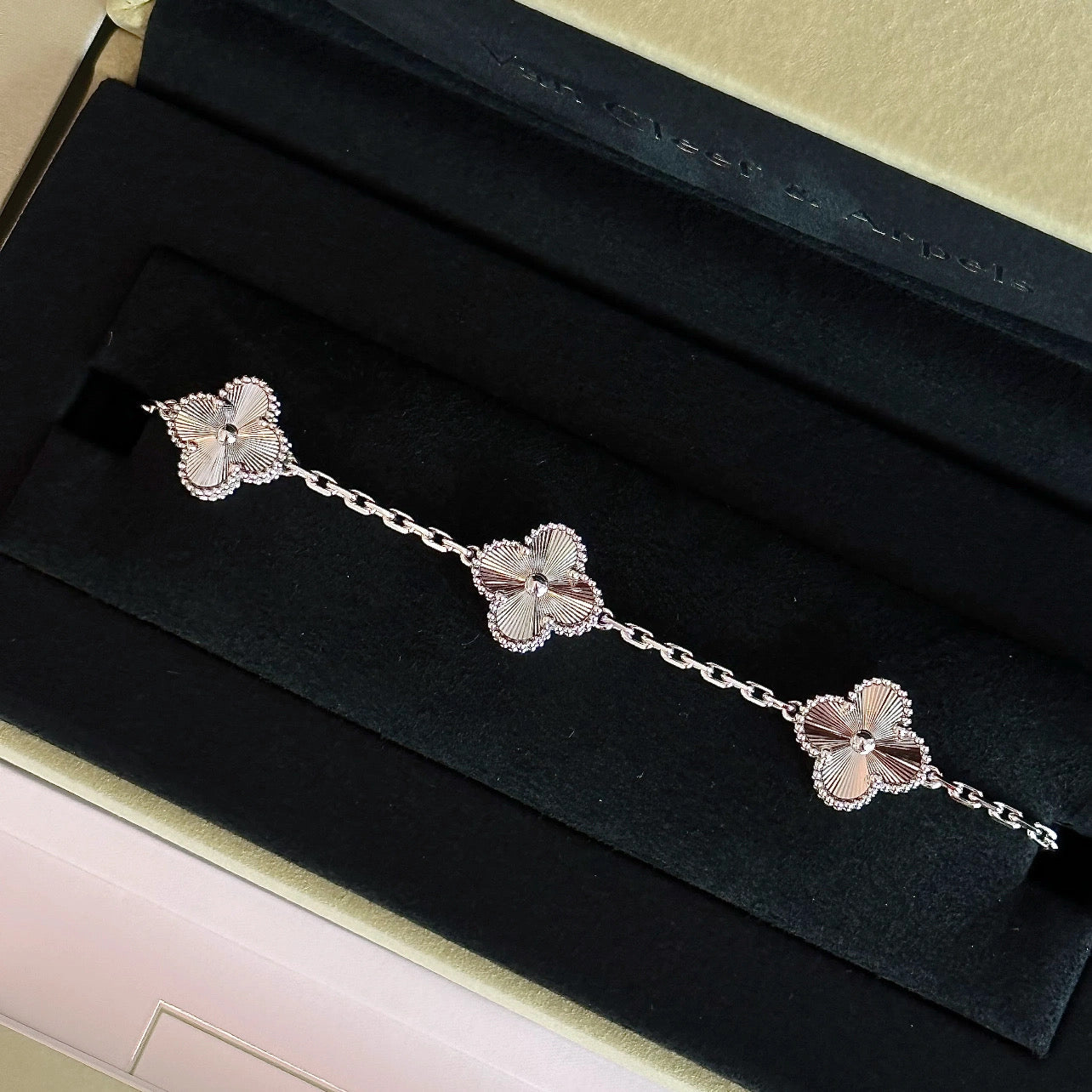 Clover bracelet(Anchor development)