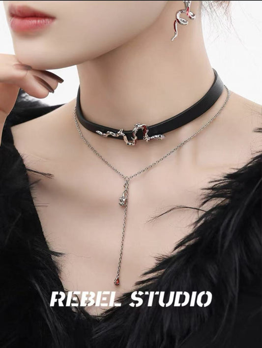 Red drop snake necklace(Anchor development)