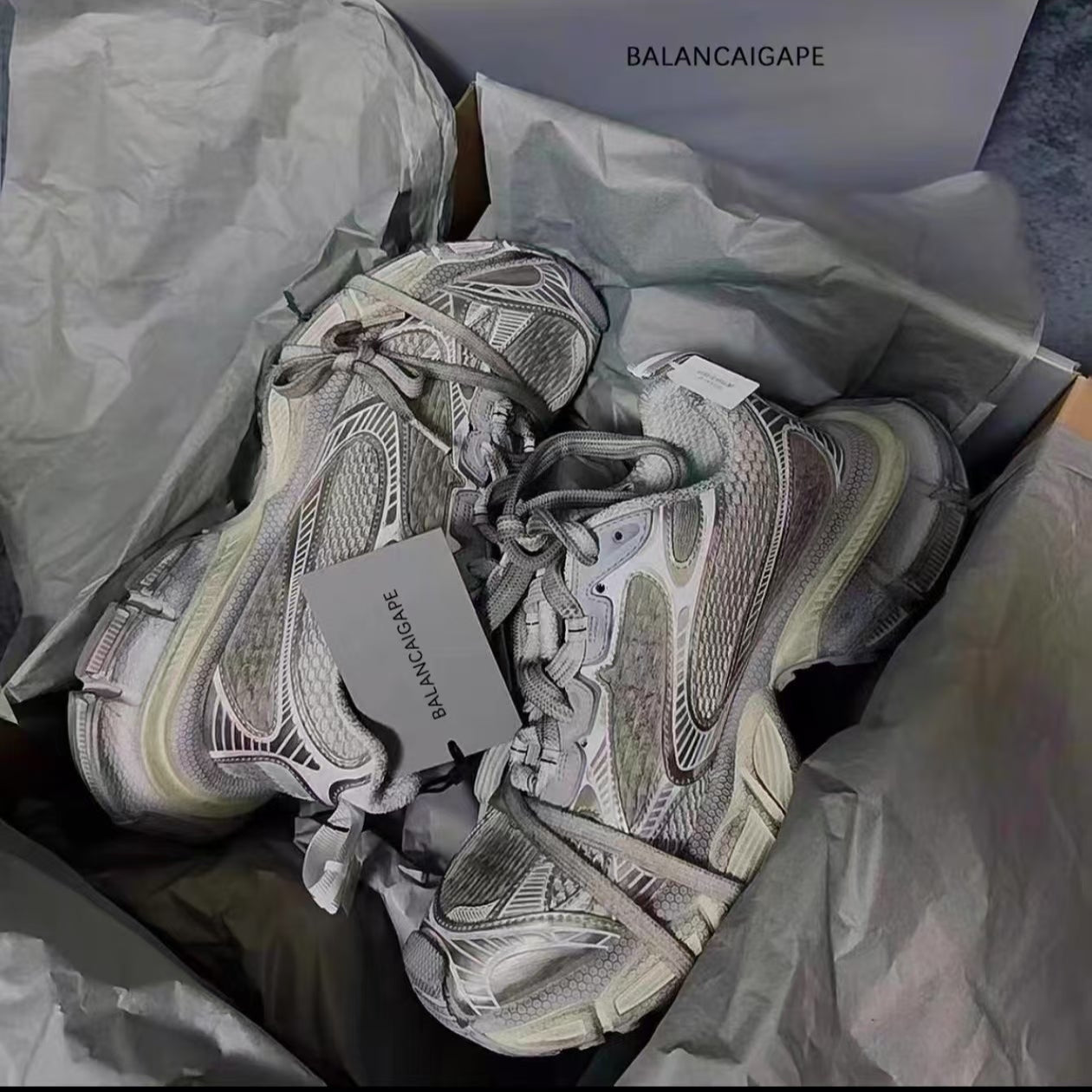 Fashionable and trendy shoes(Anchor development)