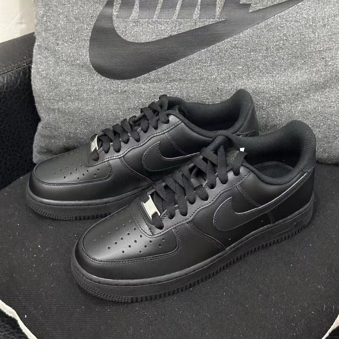 Sports shoes(Anchor development)