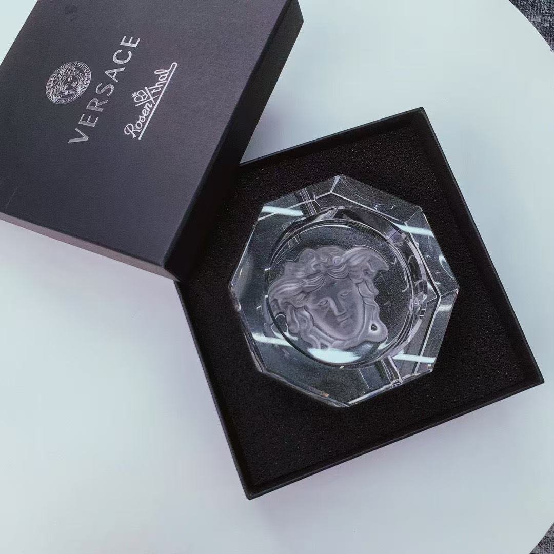 Versace ashtray(Anchor development)